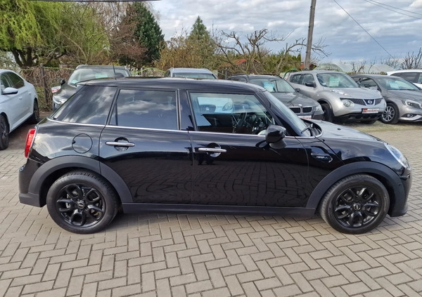 MINI Cooper cena 94500 przebieg: 28000, rok produkcji 2021 z Czersk małe 781